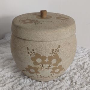 Floral Clay Pot With Lid